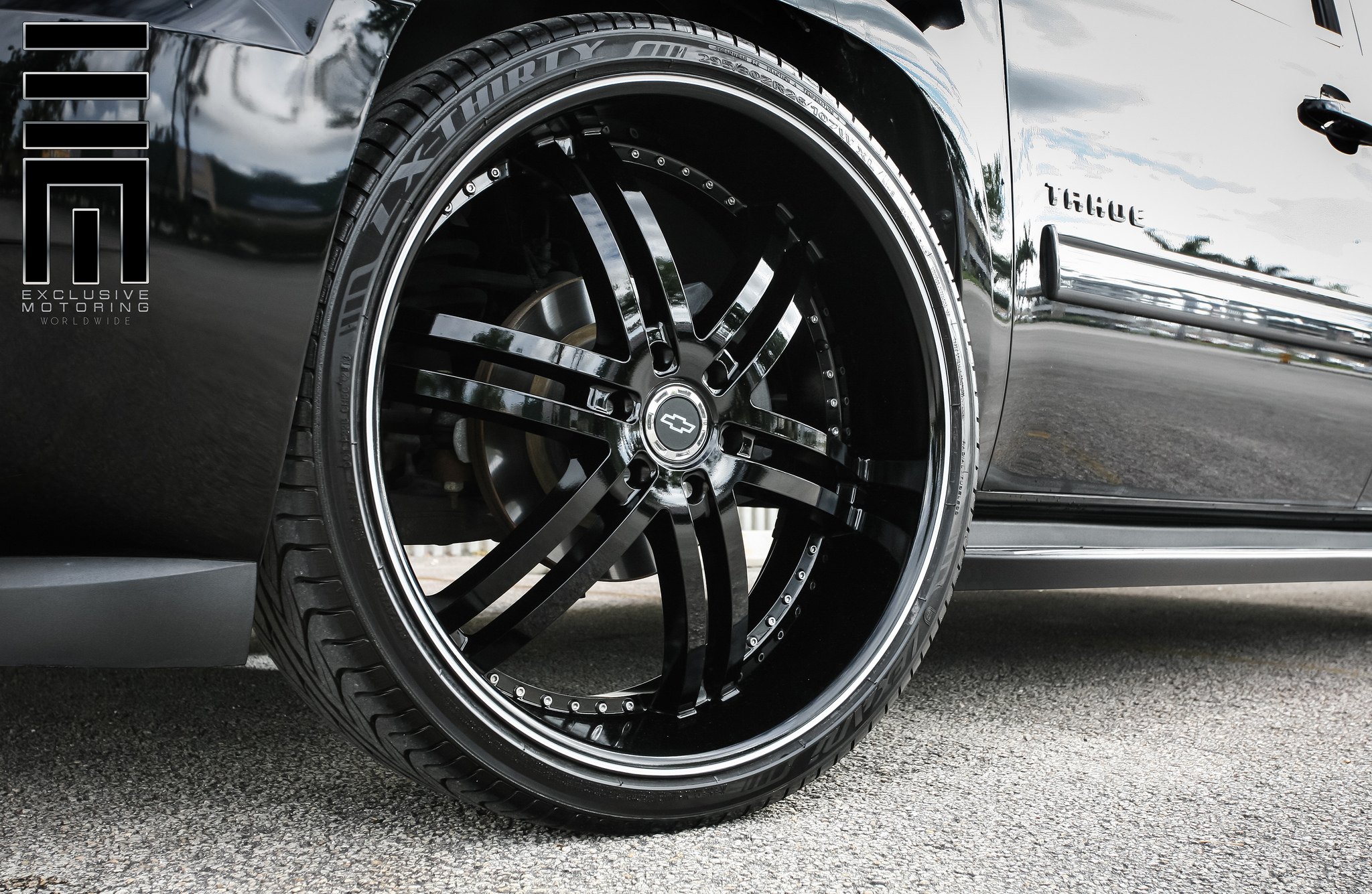 Split 6 spoke wheels on Black Tahoe - Photo by Exclusive Motoring