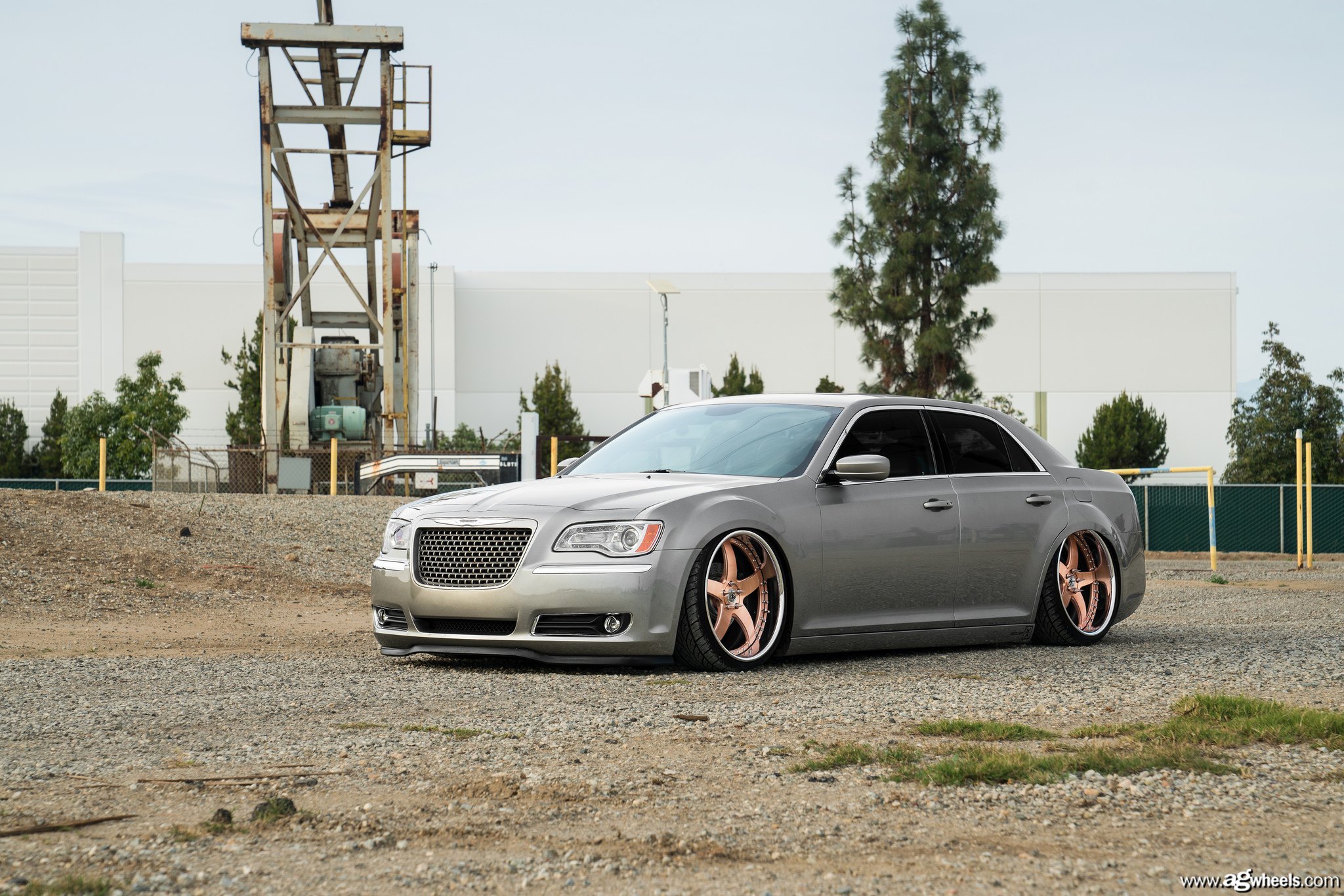 Gray Chrysler 300 with Chrome Mesh Grille - Photo by Avant Garde Wheels