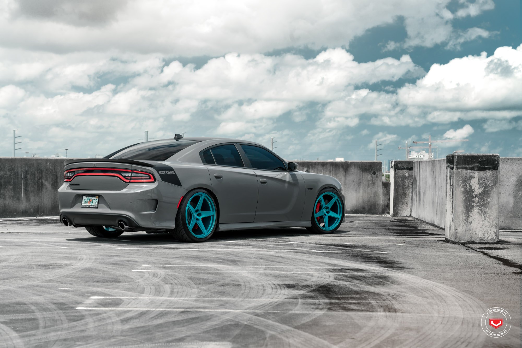 Aftermarket Rear Diffuser on Gray Dodge Charger Daytona - Photo by Vossen