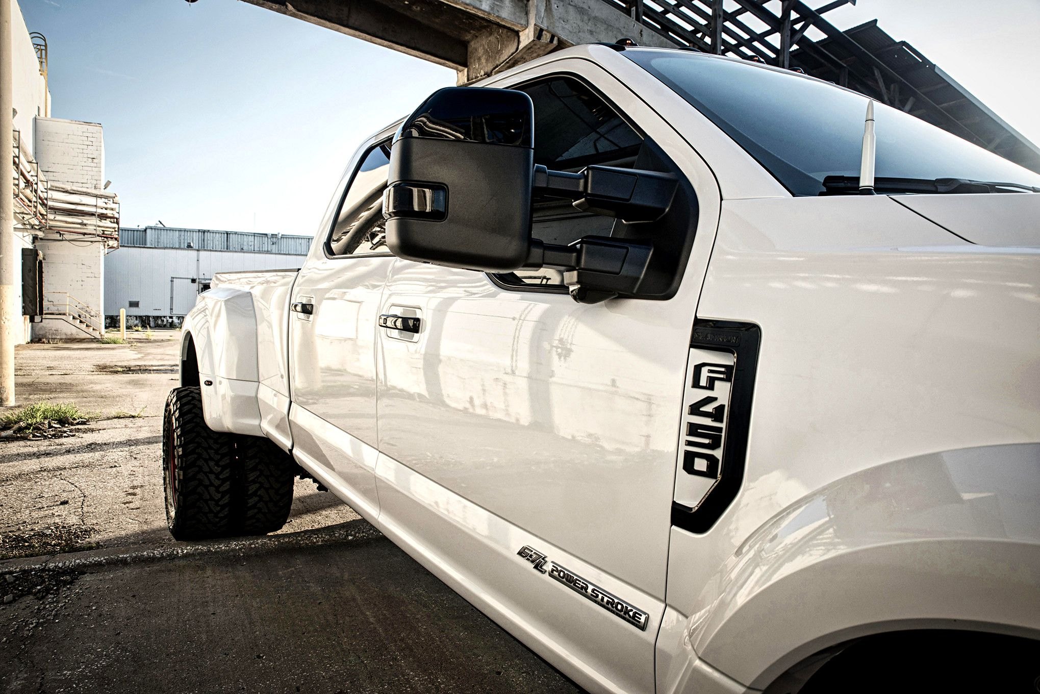 Aftermarket Side Mirrors on White Ford F-450 - Photo by Eddie Maloney