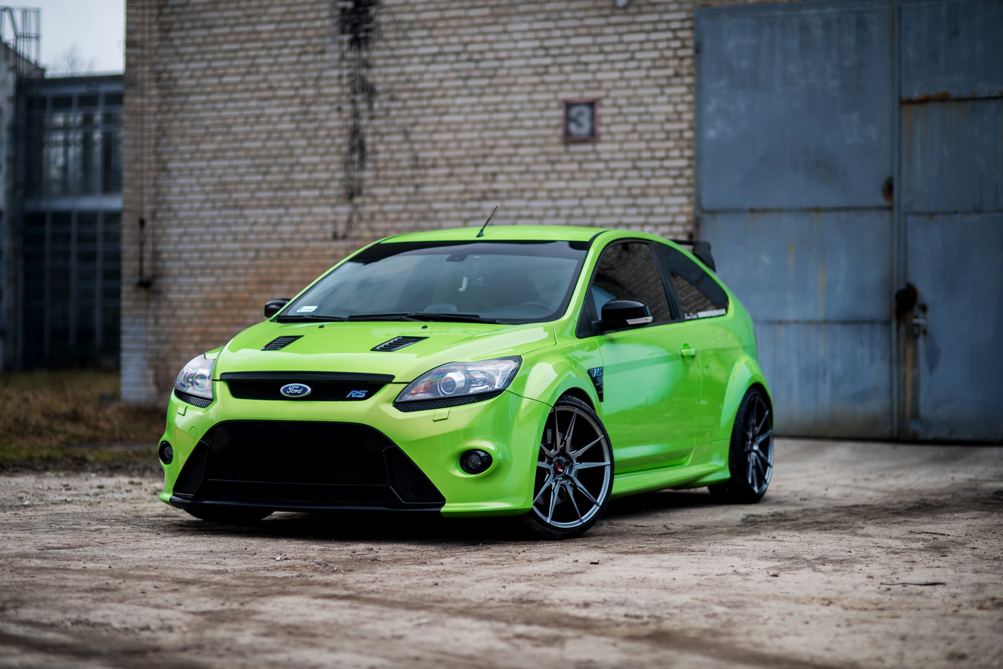 Green Ford Focus with Aftermarket Vented Hood - Photo by JR Wheels