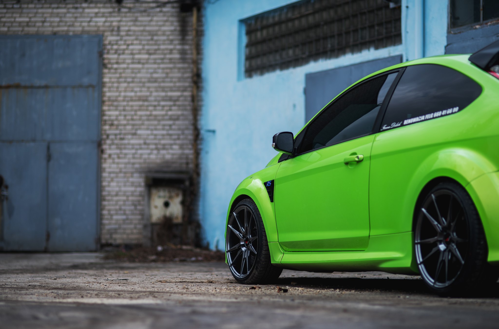 Custom Side Skirts on Green Ford Focus RS - Photo by JR Wheels