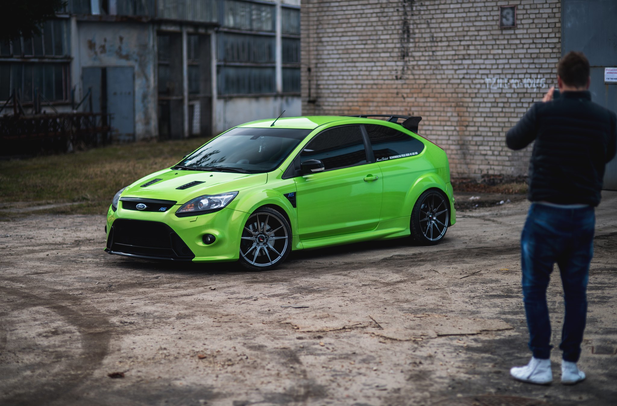 Charcoal Gray JR Wheels on Green Ford Focus - Photo by JR Wheels