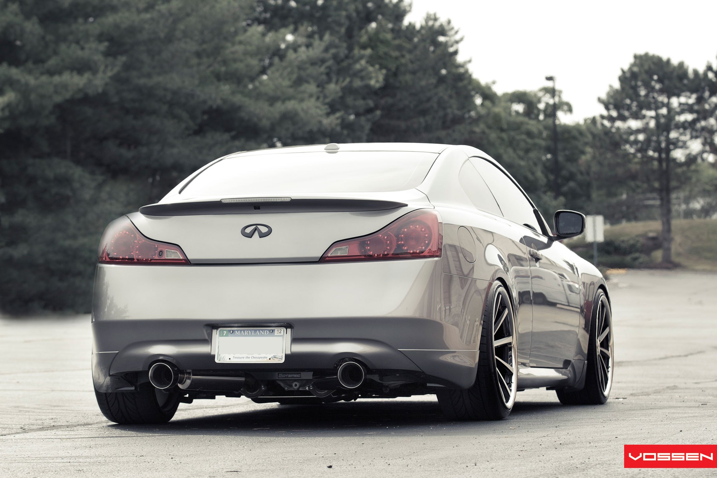 Aftermarket LED Taillights on Silver Metallic Infiniti G37 - Photo by Vossen