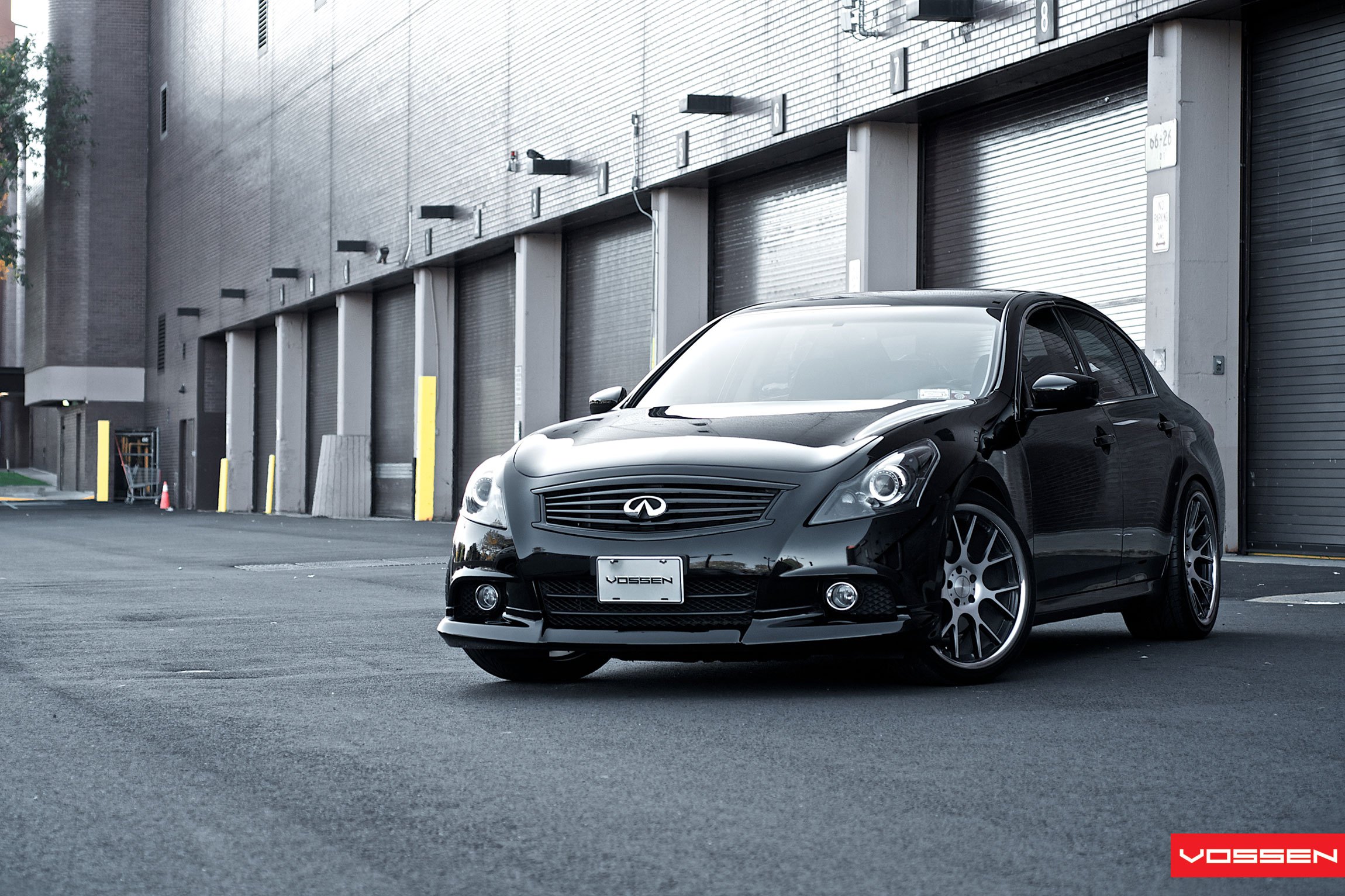 Aftermarket Front Bumper Cover on Black Infiniti G37 - Photo by Vossen