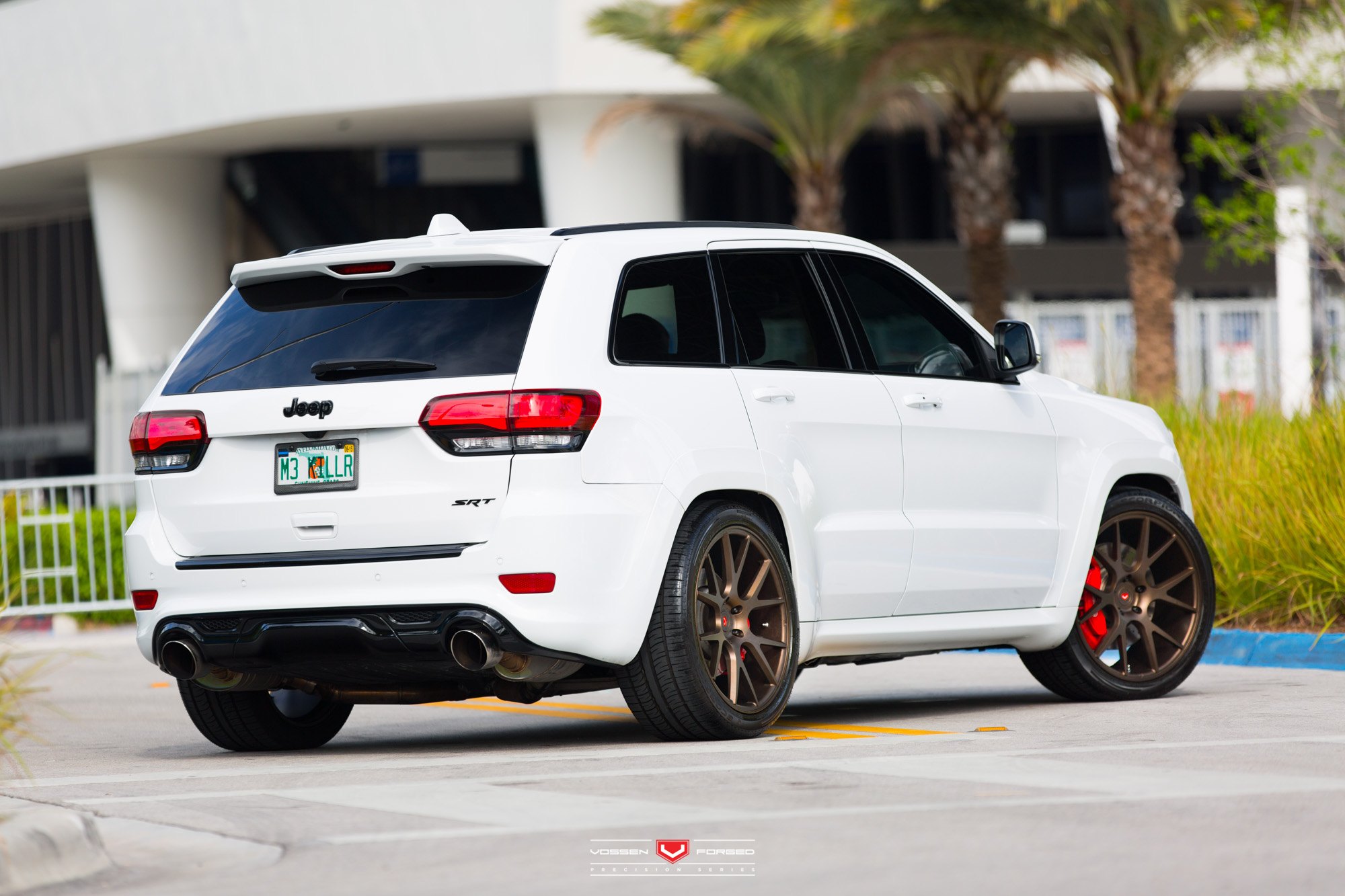 White Jeep Grand Cherokee with Roofline Spoiler - Photo by Vossen