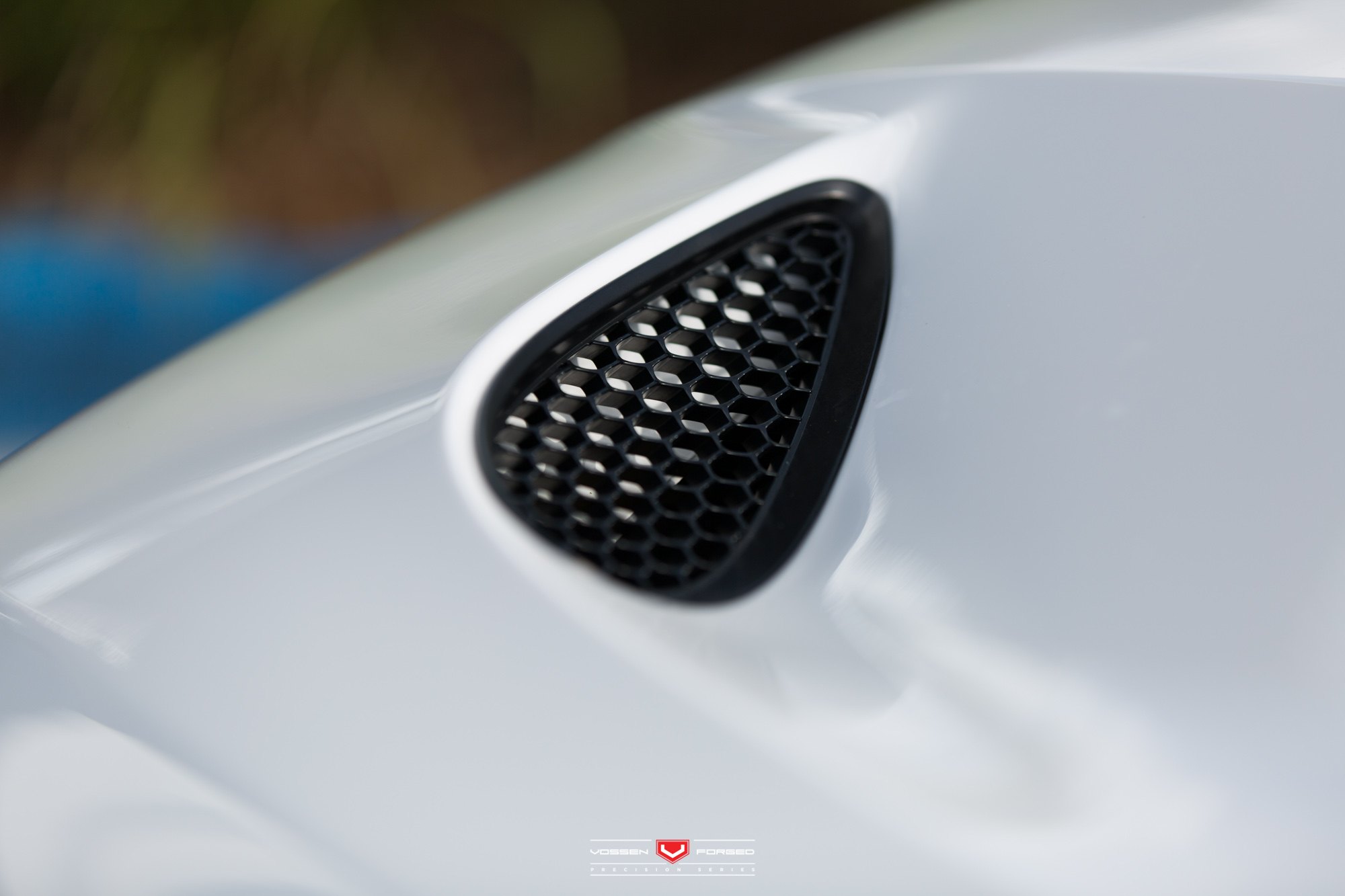 Bumper Air Ducts on White Jeep Grand Cherokee - Photo by Vossen