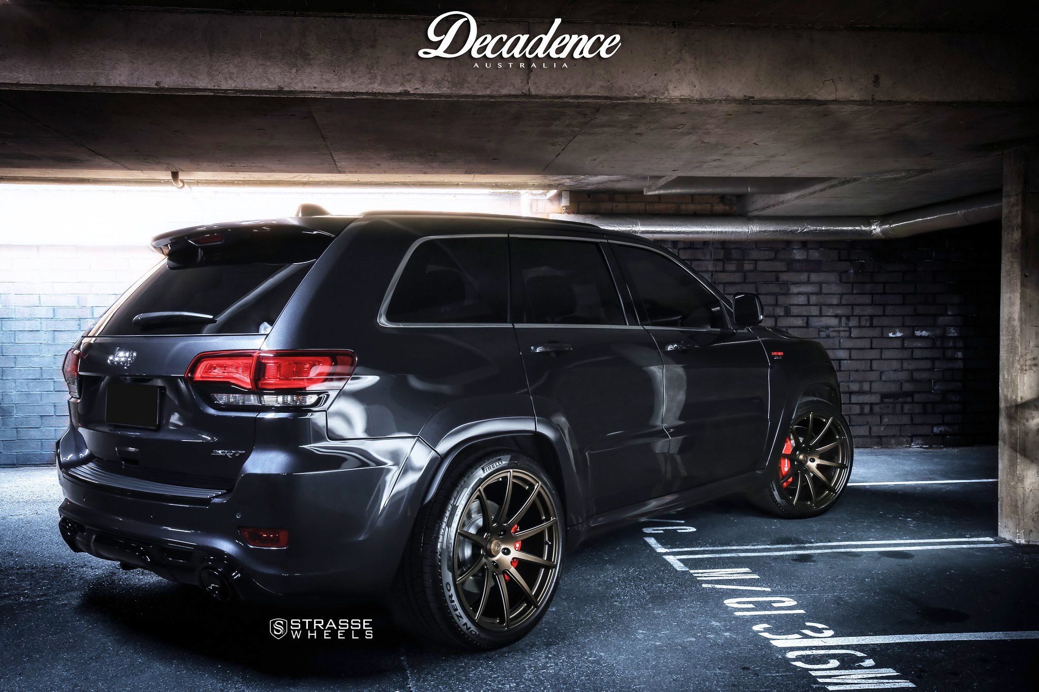 Roofline Spoiler on Black Jeep Grand Cherokee SRT - Photo by Strasse Forged