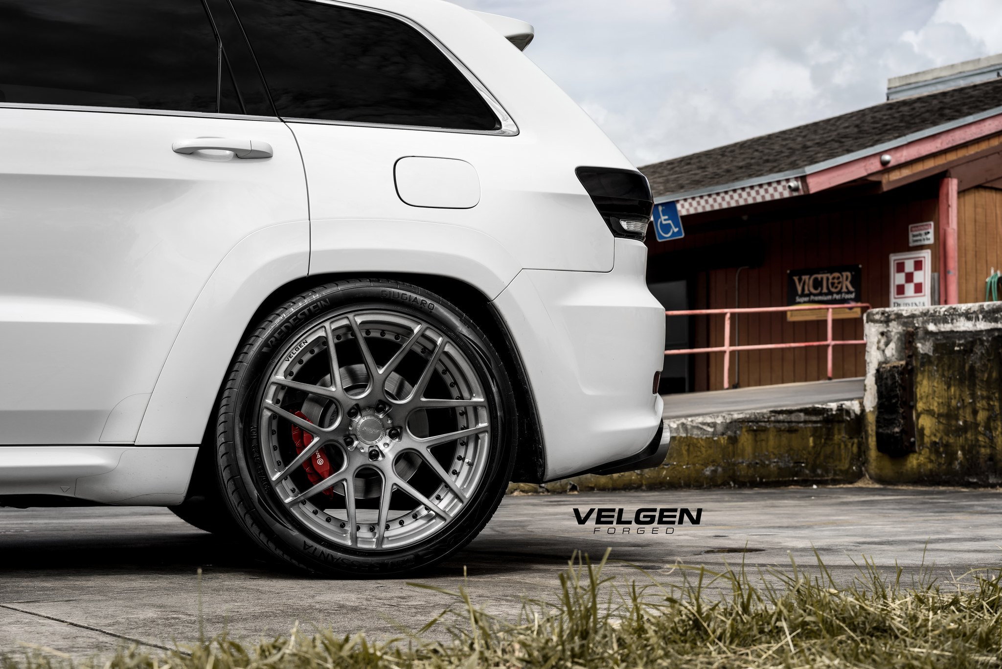 Vredestein Tires on White Jeep Grand Cherokee - Photo by Velgen