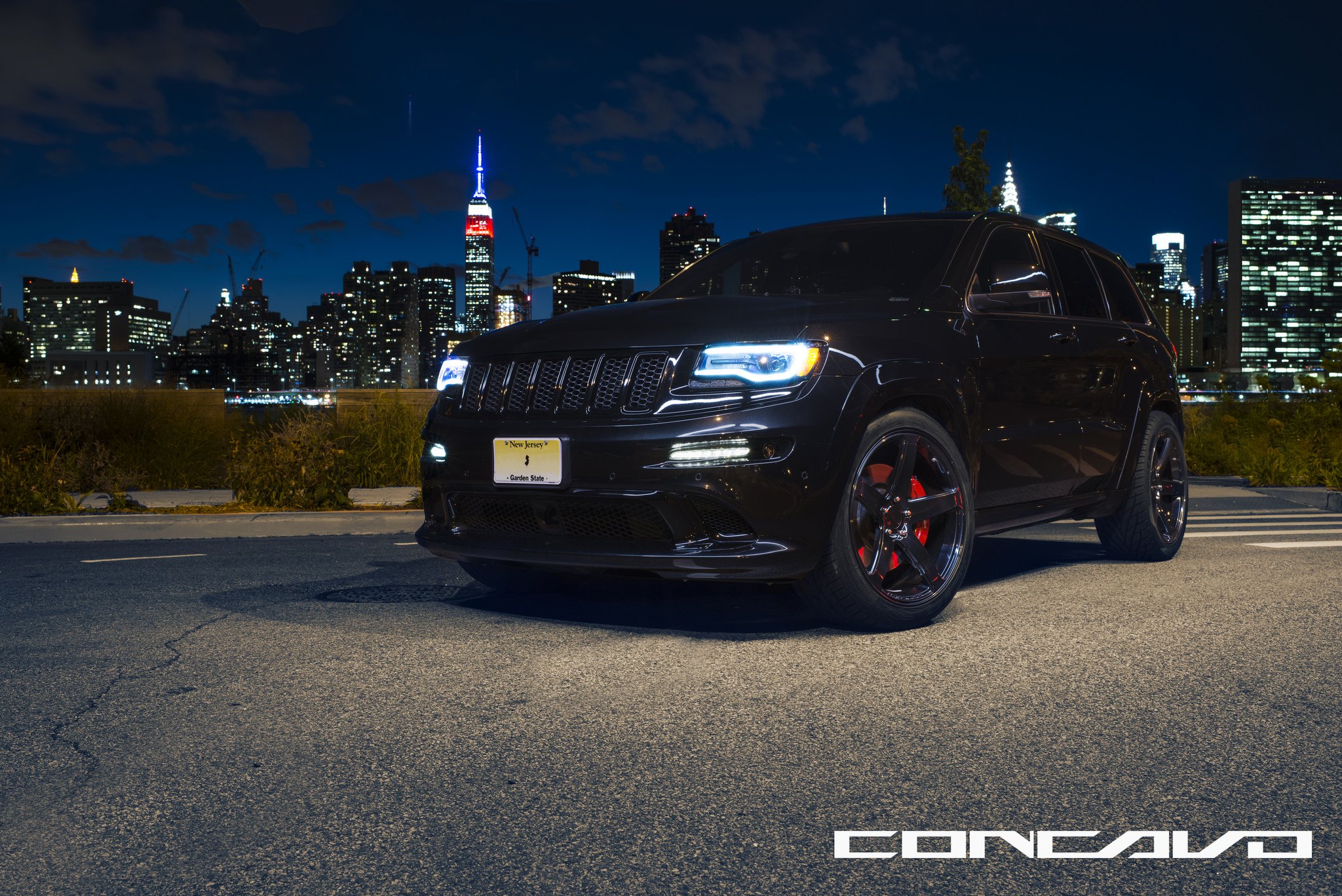 Midnight Rumbler Jeep Grand Cherokee SRT - Photo by Concavo