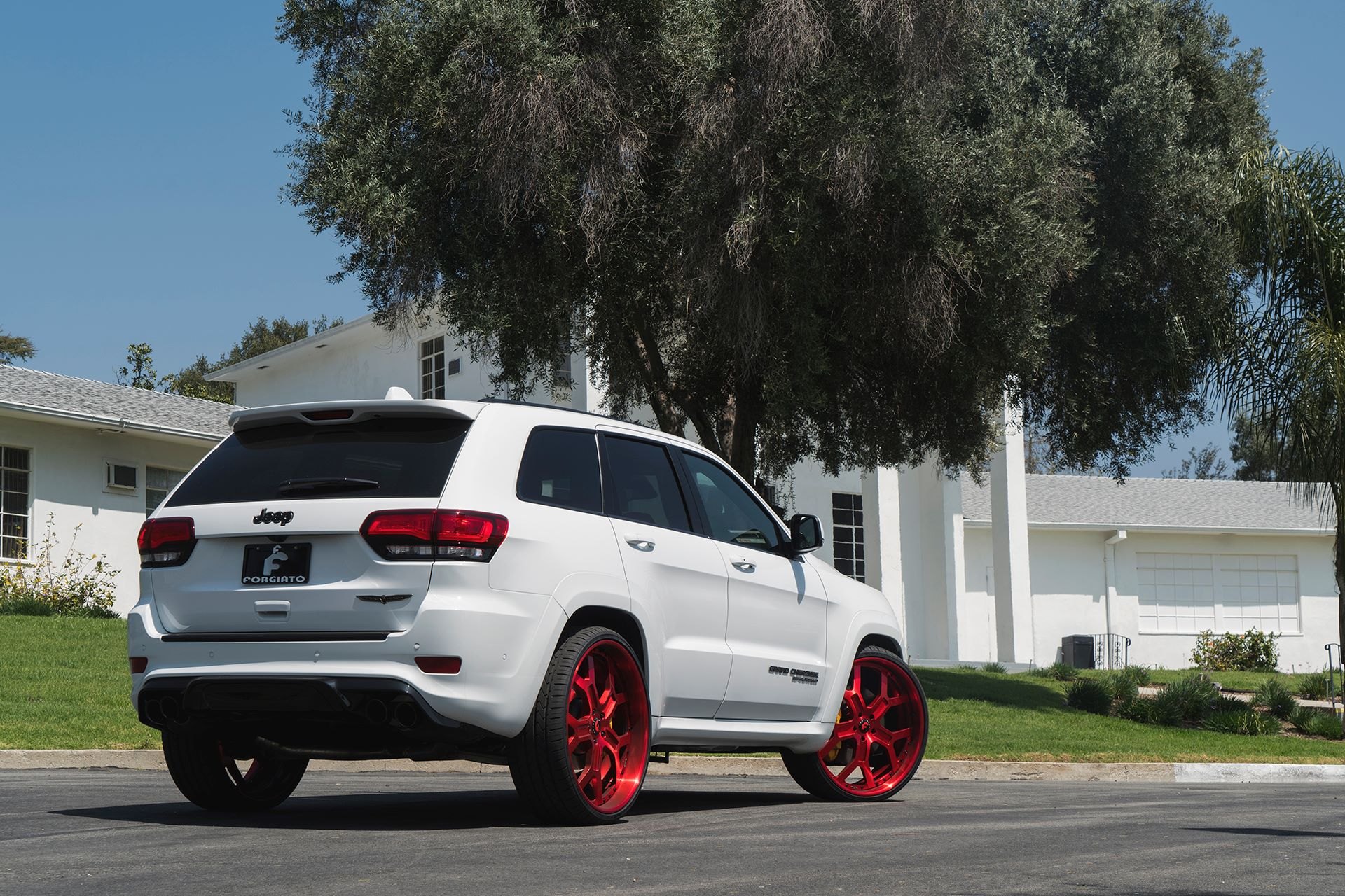Roofline Spoiler with Light on White Jeep Grand Cherokee - Photo by Forgiato