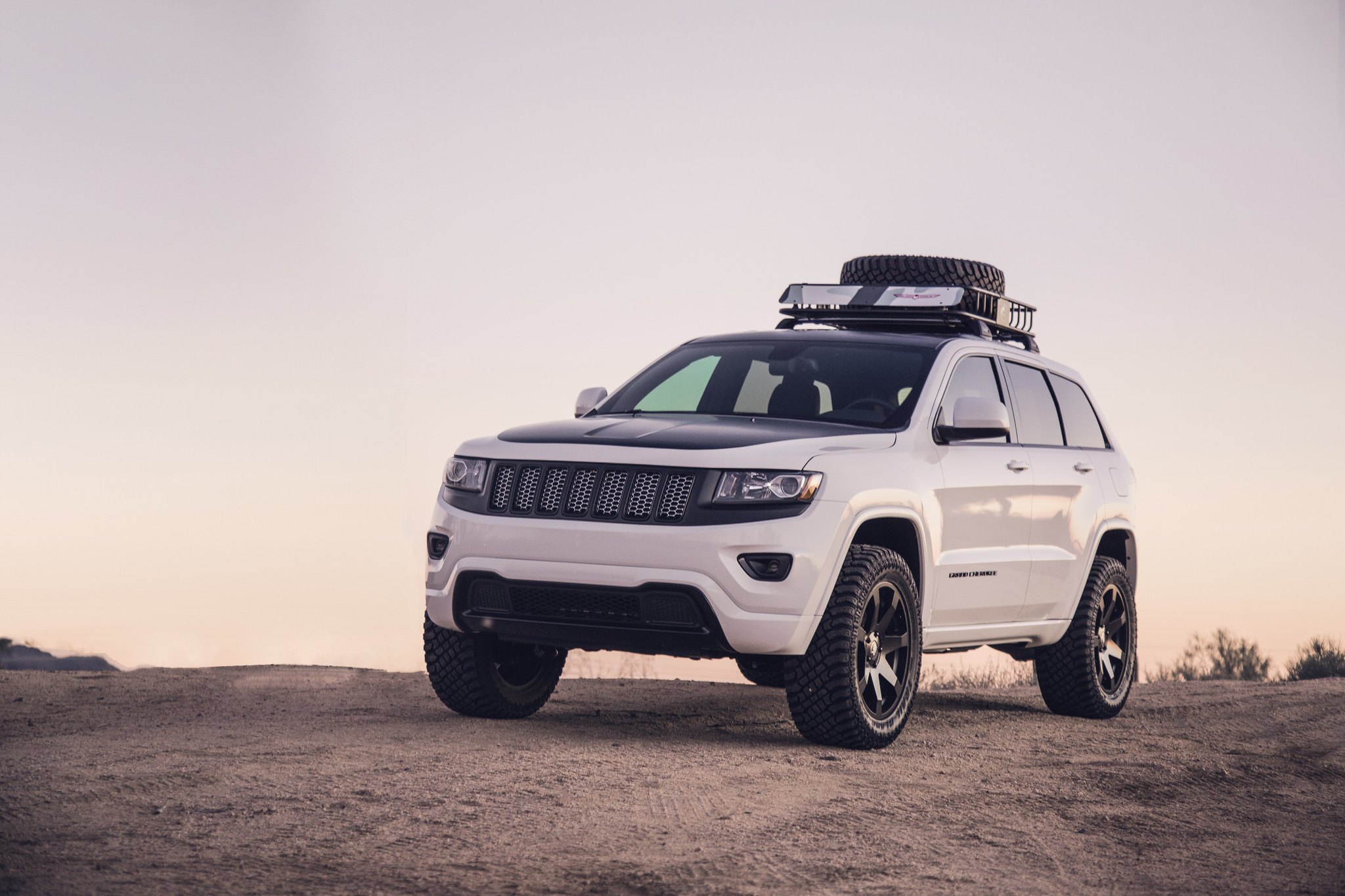 Weekend Warrior - Jeep Grand Cherokee With Expedition Rack - Photo by Black Rhino