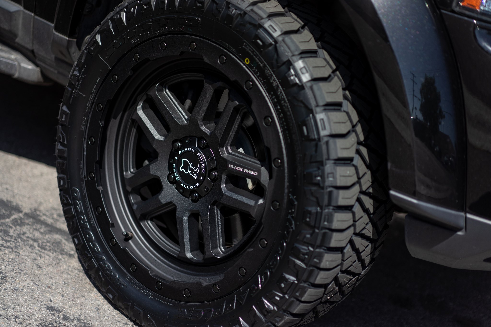 Land Rover Discovery with Custom Black Rhino Wheels - Photo by Black Rhino Wheels