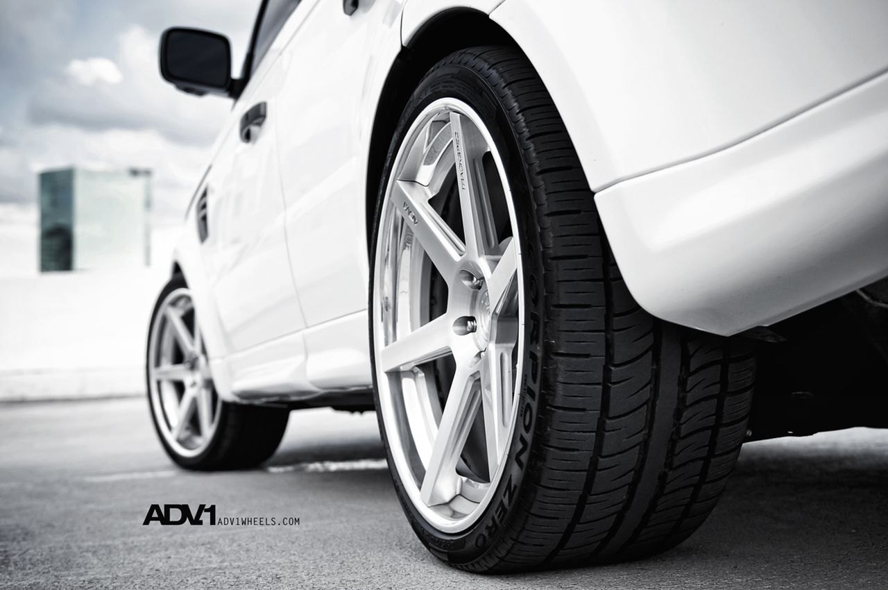 White Range Rover Sport with Pirelli Tires - Photo by ADV.1