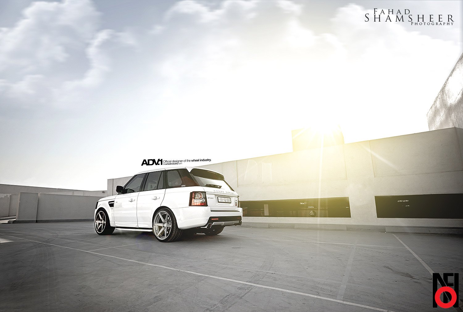 Aftermarket Roofline Spoiler on White Range Rover Sport - Photo by ADV.1