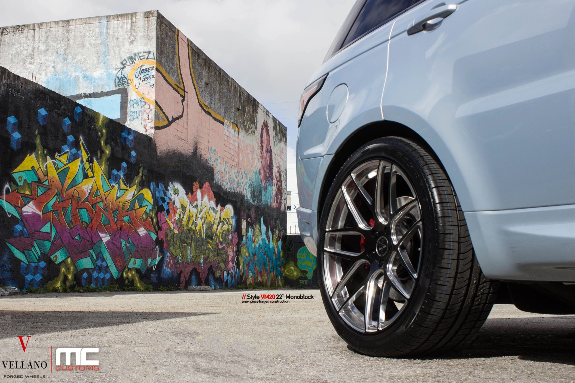 Blue Range Rover Sport with 22 Inch Vellano Rims - Photo by Vellano