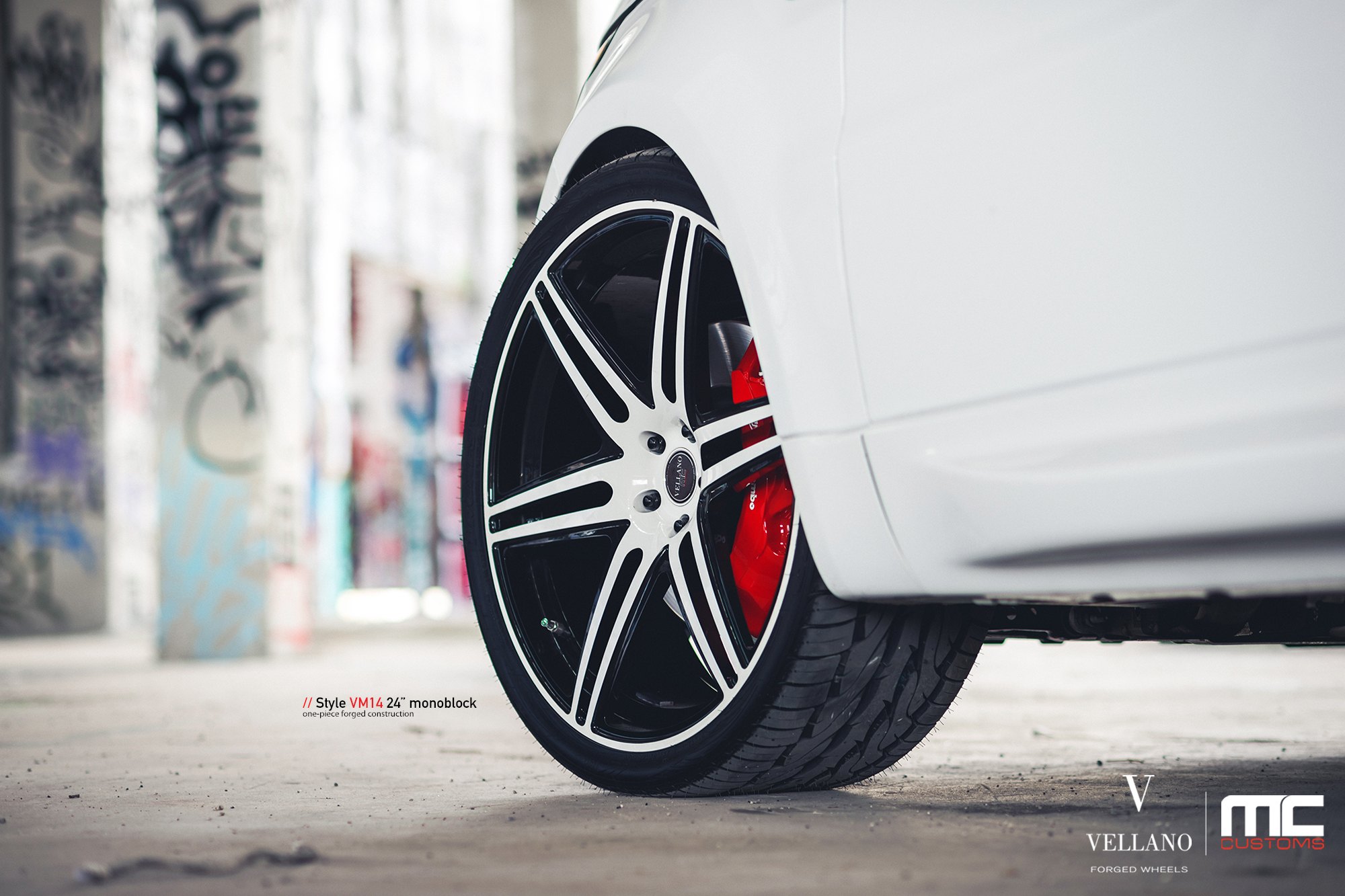 White Range Rover Sport with 24 Inch Vellano Wheels - Photo by Vellano