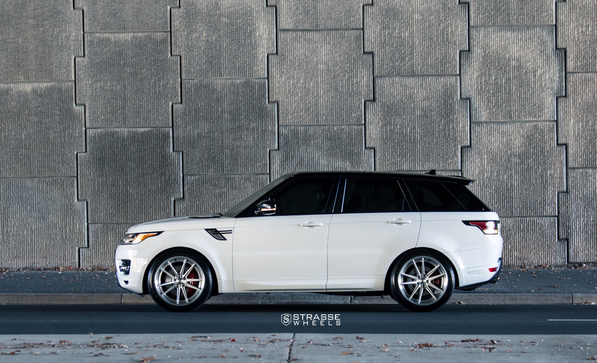 White Range Rover Sport with Brushed Aluminum Strasse Rims - Photo by Strasse Forged