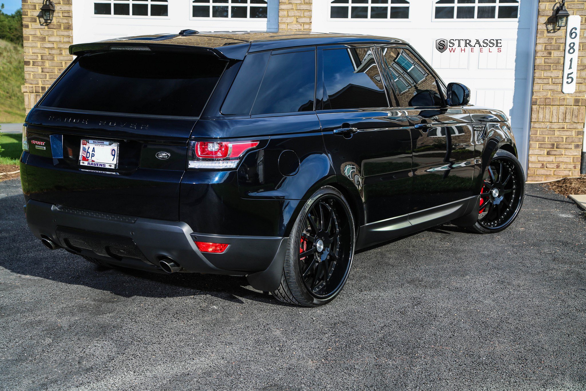 Black Range Rover Sport with Custom Strasse Wheels - Photo by Strasse Forged