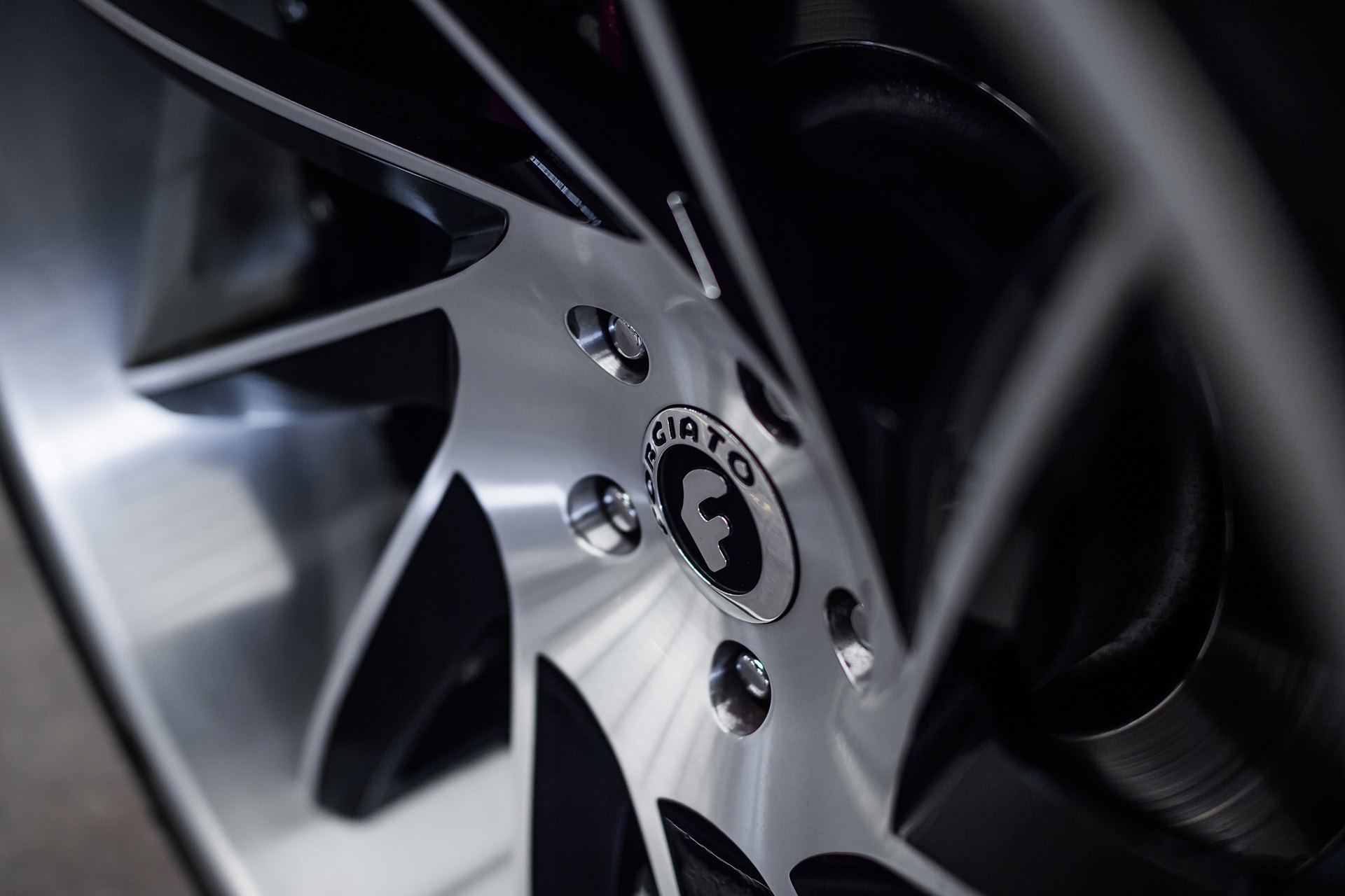 Chrome Forgiato Wheels on Gray Range Rover Sport - Photo by Forgiato