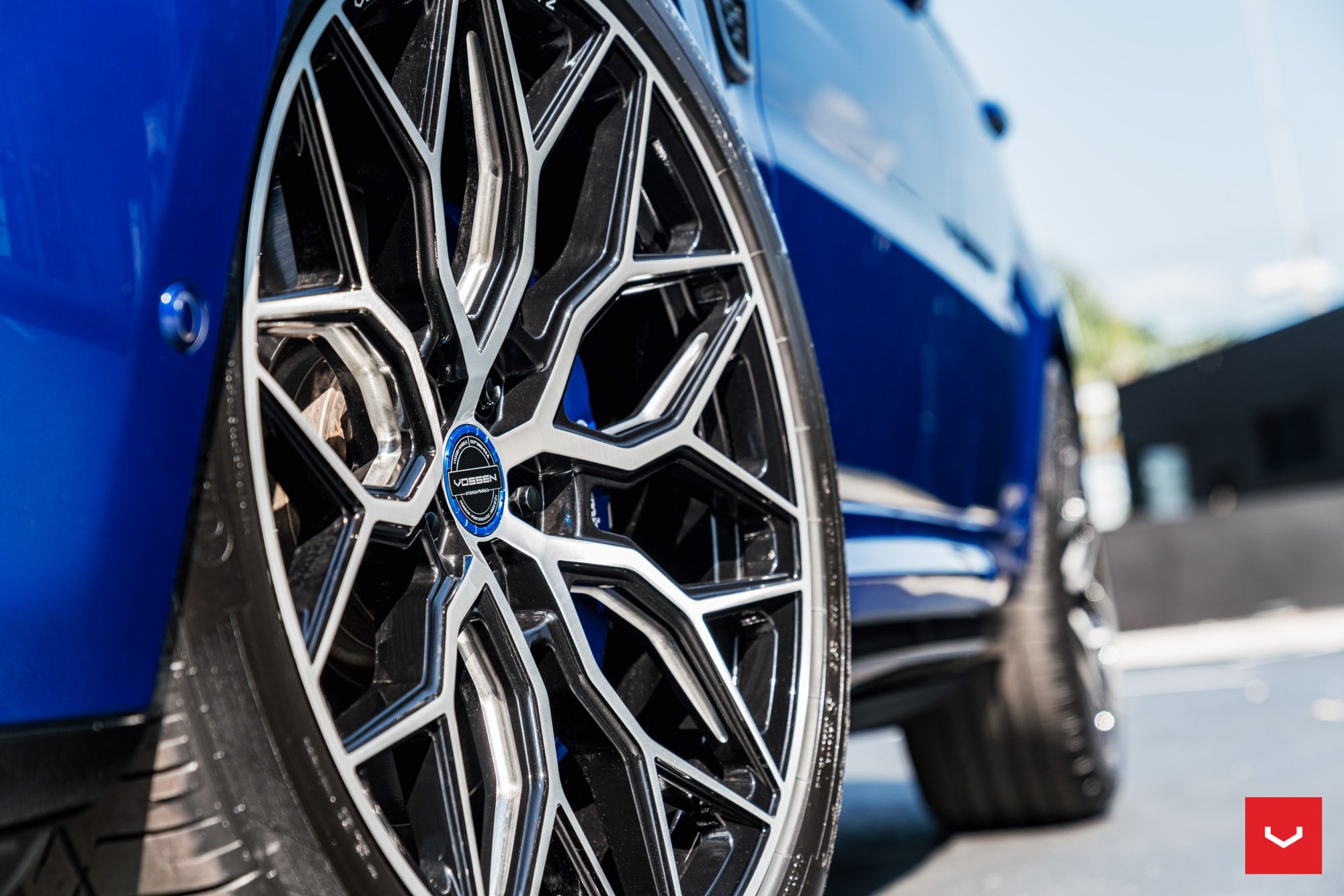 Blue Range Rover Sport with Polished Forged Vossen Rims - Photo by Vossen