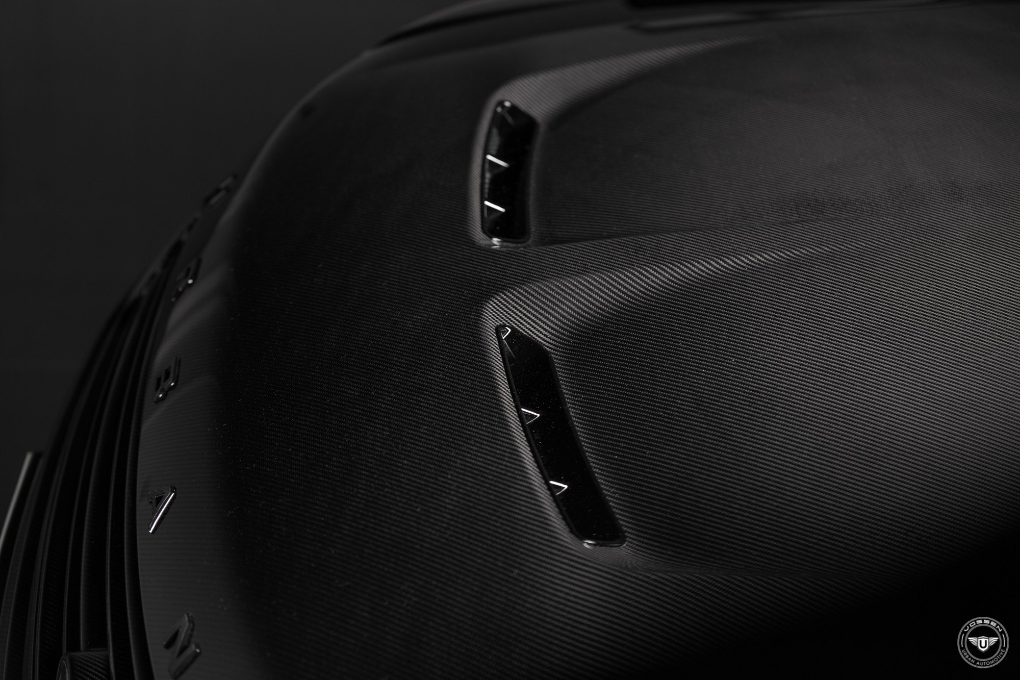 Carbon Fiber Vented Hood on Black Range Rover Sport - Photo by Vossen