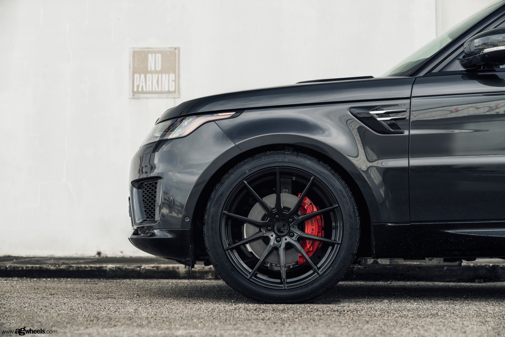 Nitto Tires on Custom Gray Range Rover Sport - Photo by Avant Garde Wheels