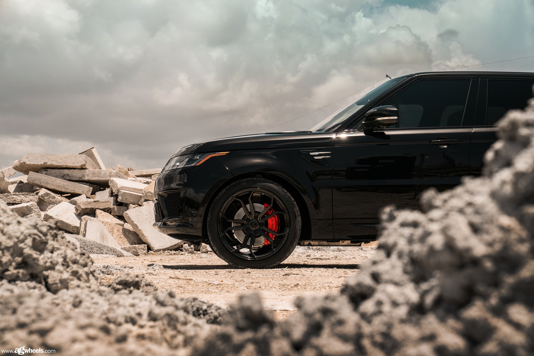 Black Range Rover Sport with Avant Garde Wheels - Photo by Avant Garde Wheels