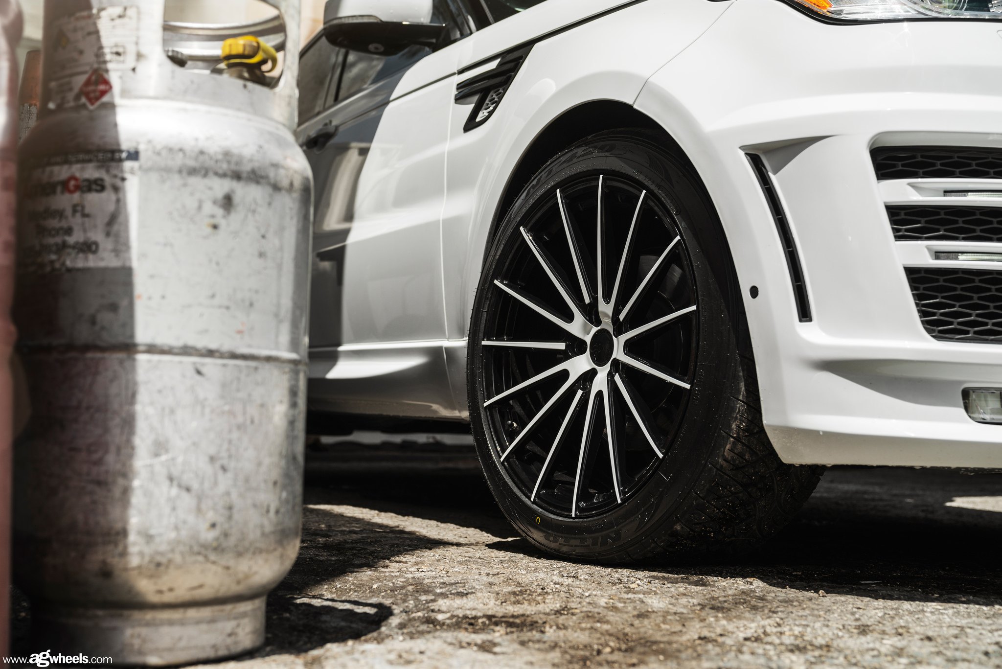 Nitto Tires on Custom White Range Rover Sport - Photo by Avant Garde Wheels