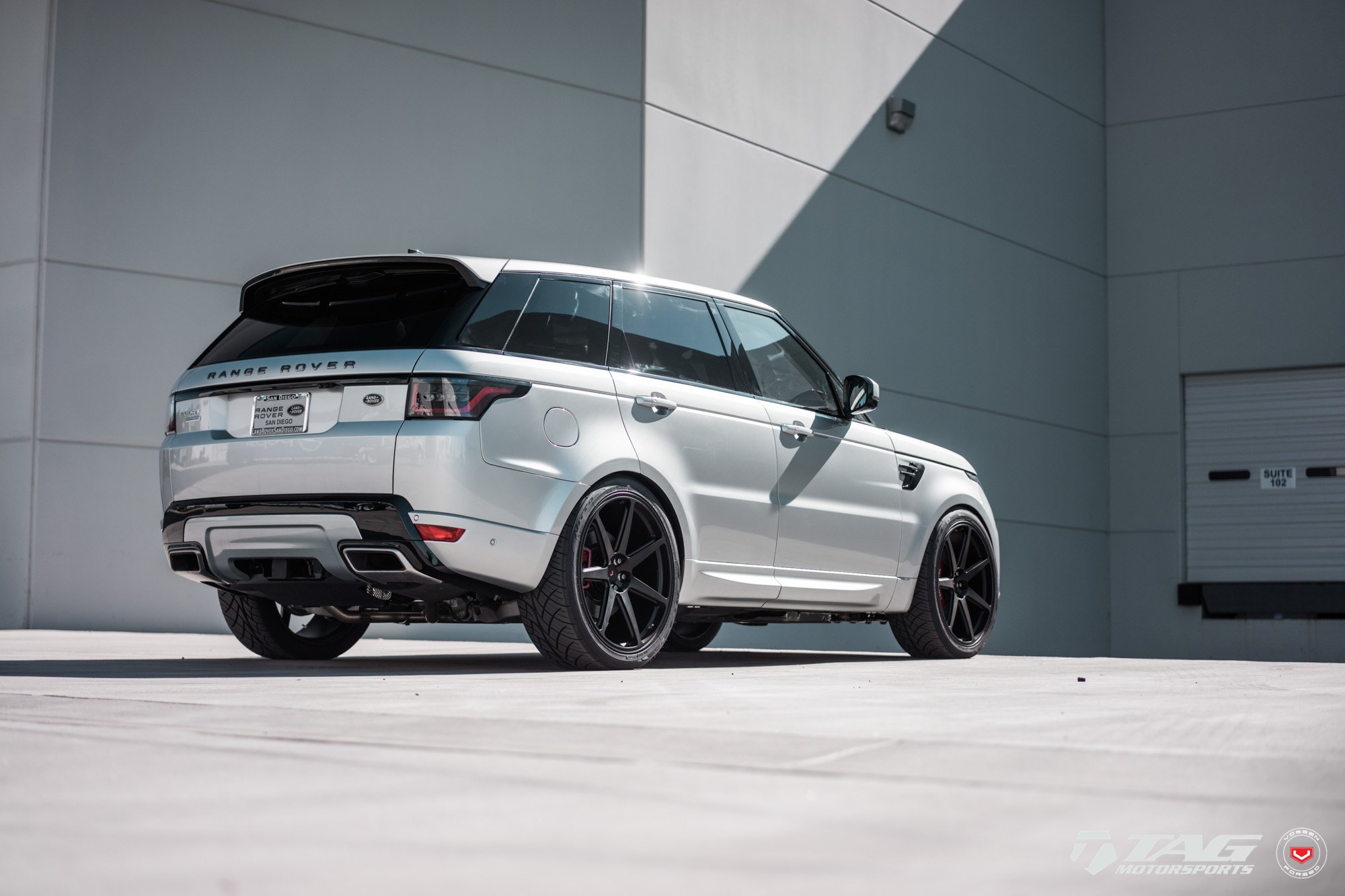 White Range Rover Sport with Custom Rear Diffuser - Photo by Vossen Wheels