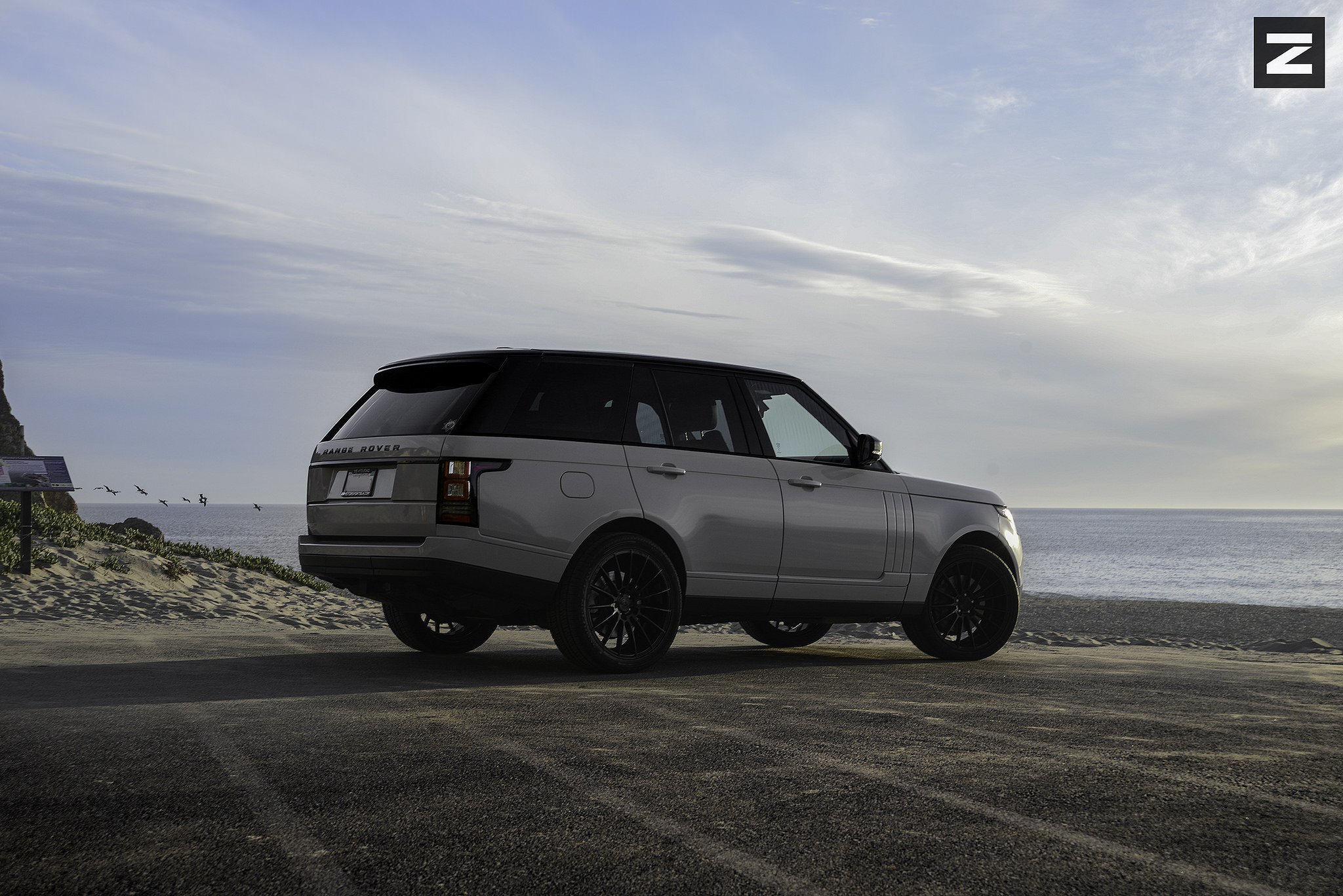 White Range Rover with Custom Zito Wheels - Photo by Zito Wheels