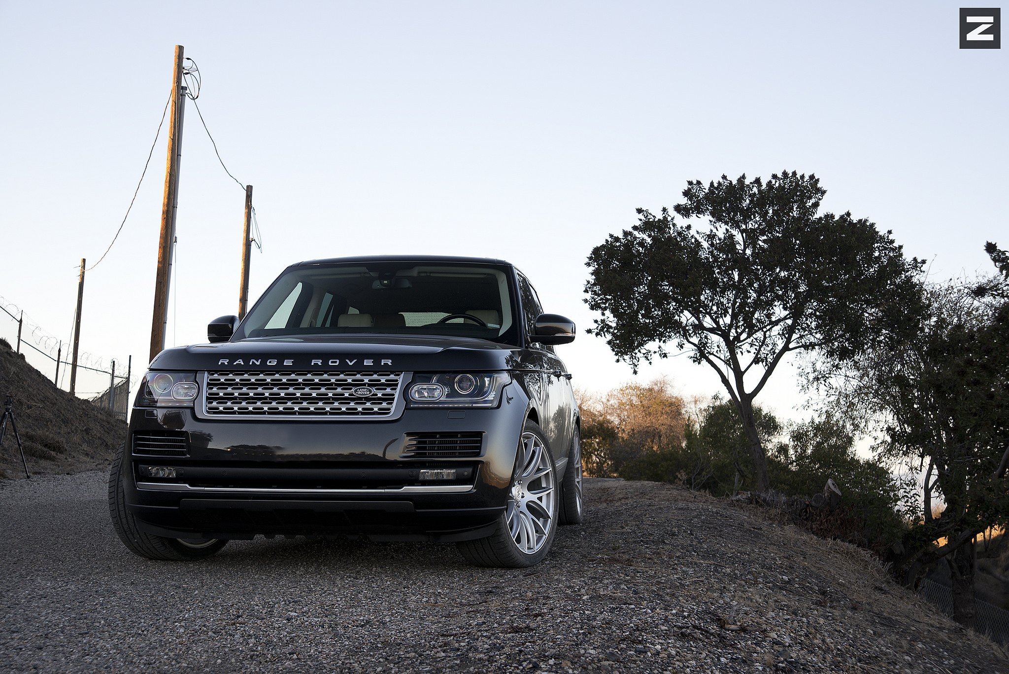 Chrome Mesh Grille on Black Range Rover - Photo by Zito Wheels