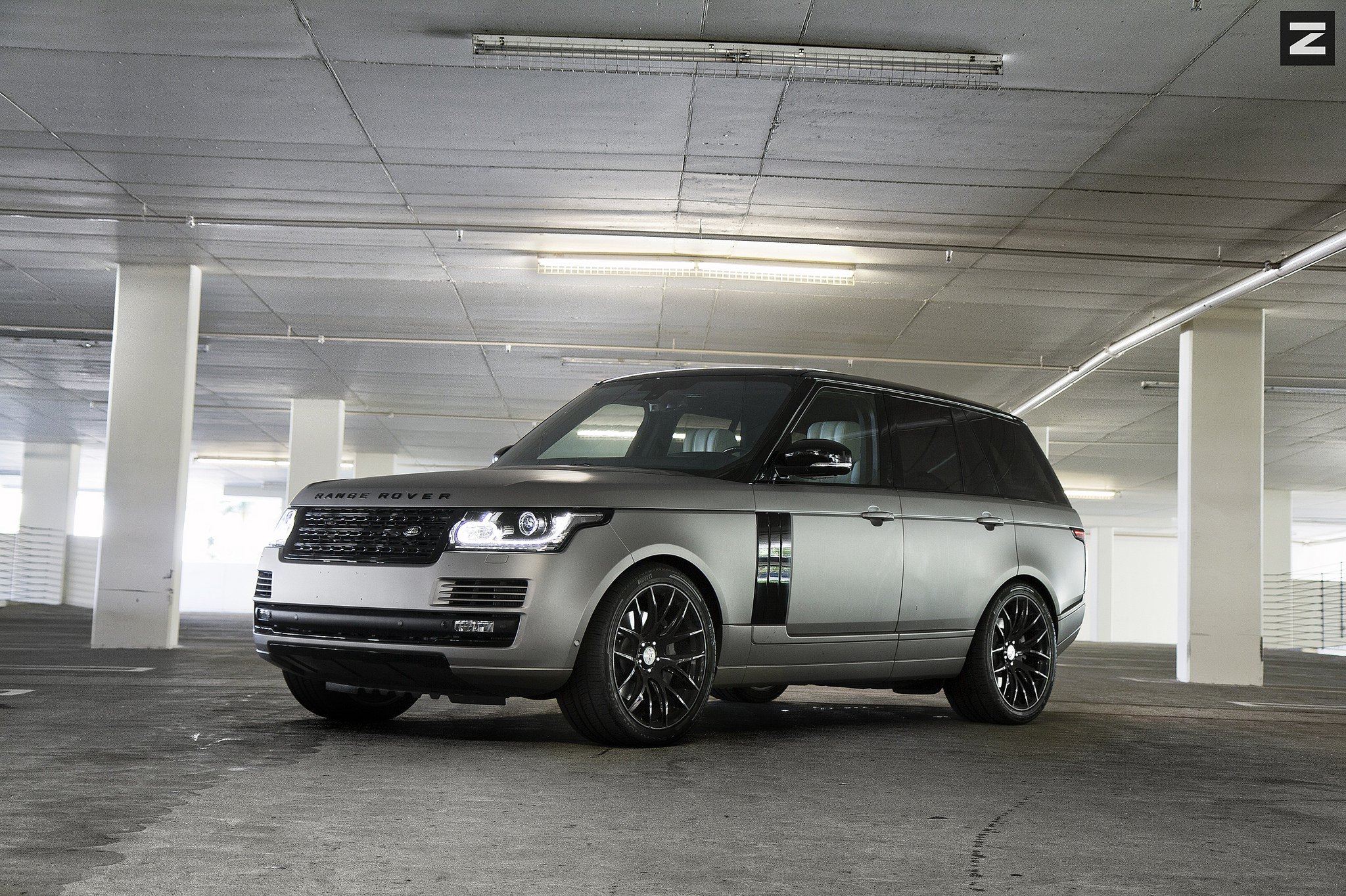 Gray Range Rover with Blacked Out Mesh Grille - Photo by Zito Wheels