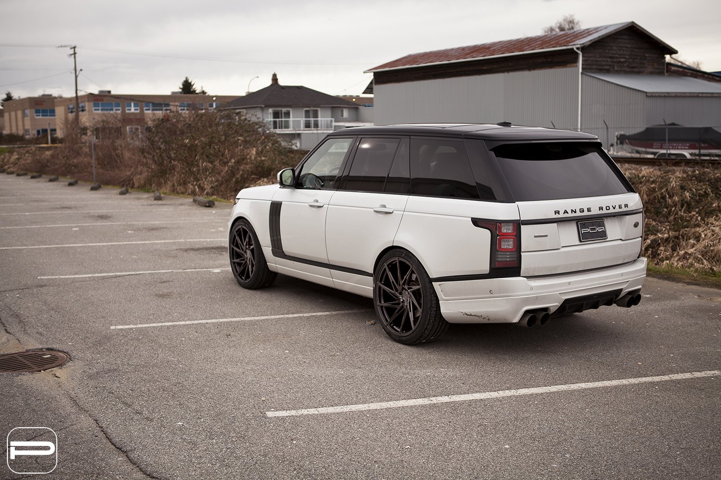 Anthracite PUR Wheels on White Range Rover - Photo by PUR Wheels