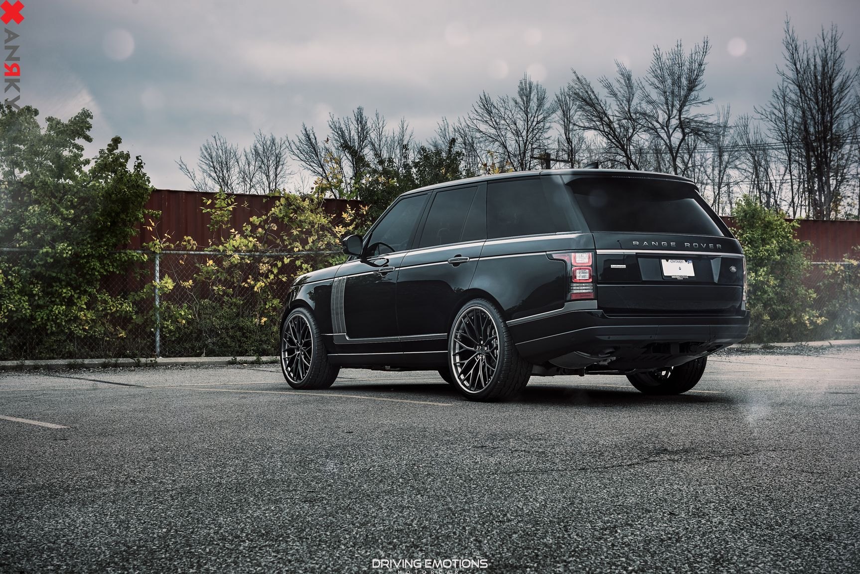 Black Range Rover with Roofline Spoiler - Photo by Anrky Wheels