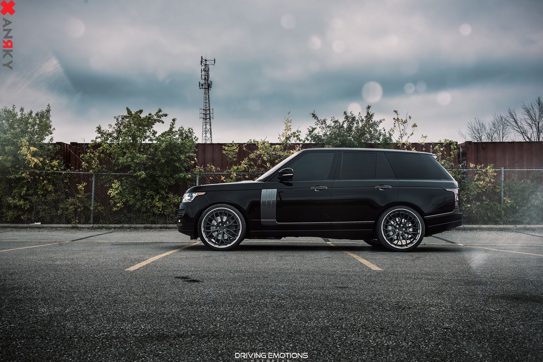 Custom Side Skirts on Black Range Rover - Photo by Anrky Wheels