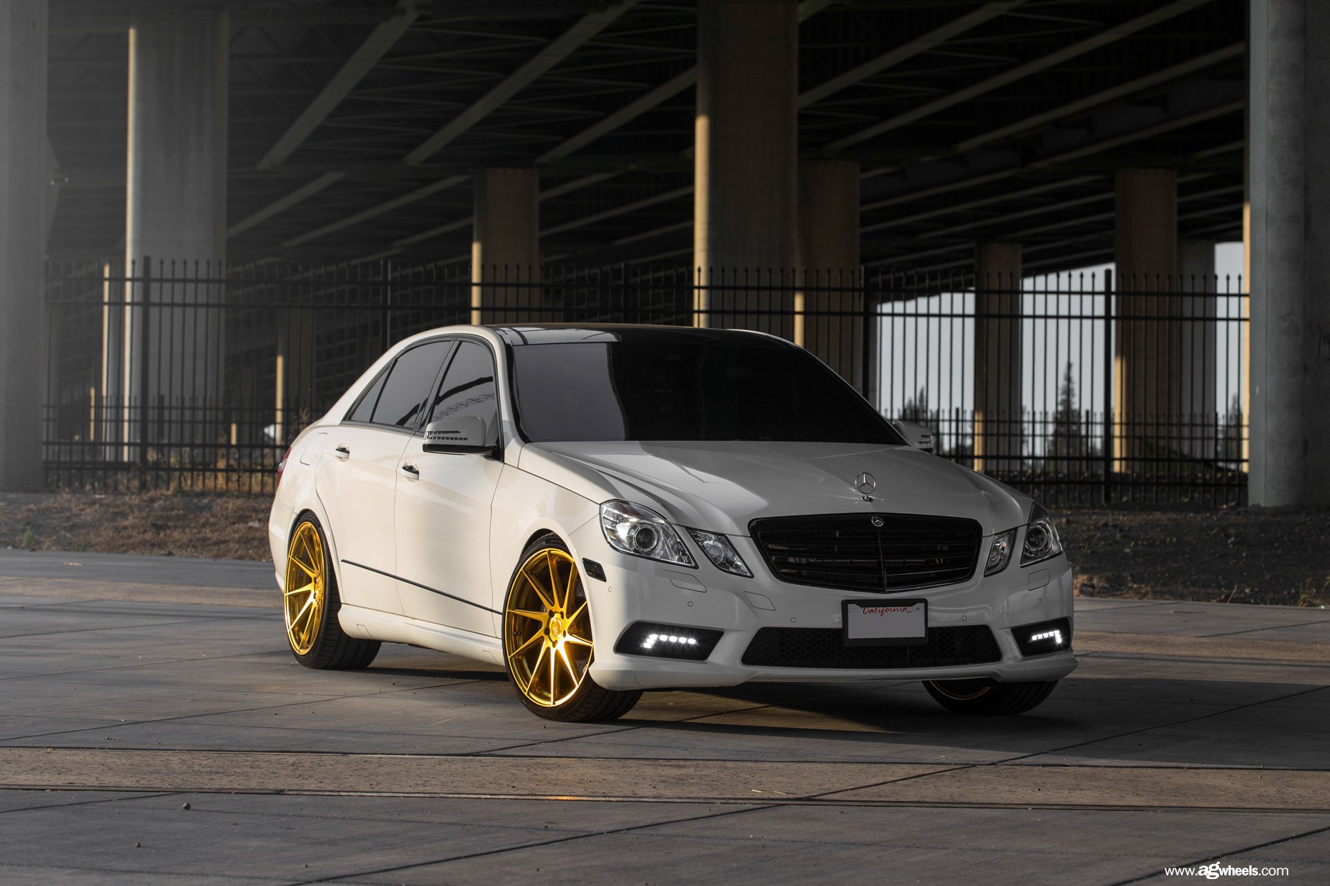 Blacked Out Grille on White Mercedes E-Class - Photo by Avant Garde Wheels
