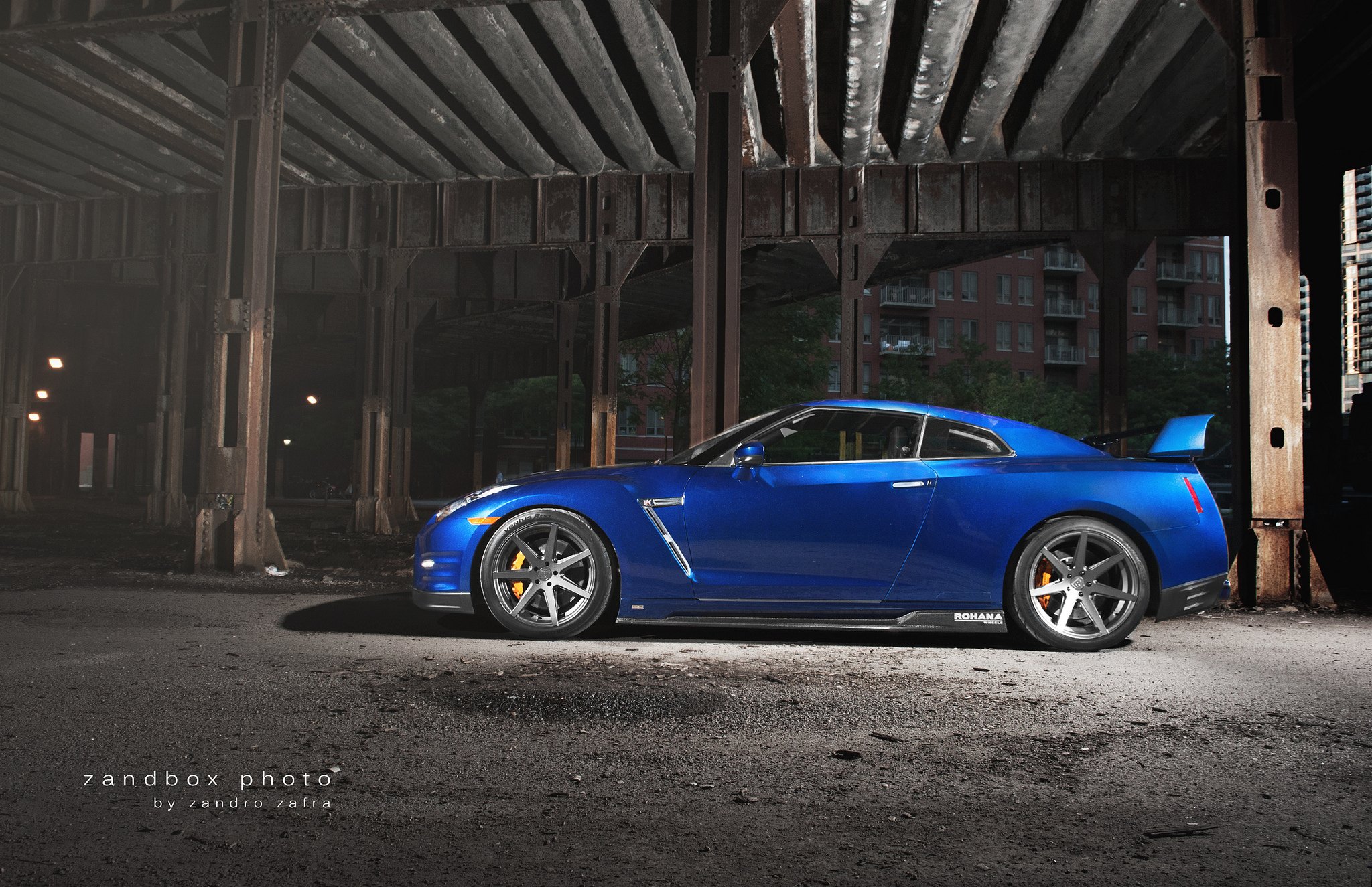 Blue Nissan GT-R with Carbon Fiber Side Skirts  - Photo by zandbox