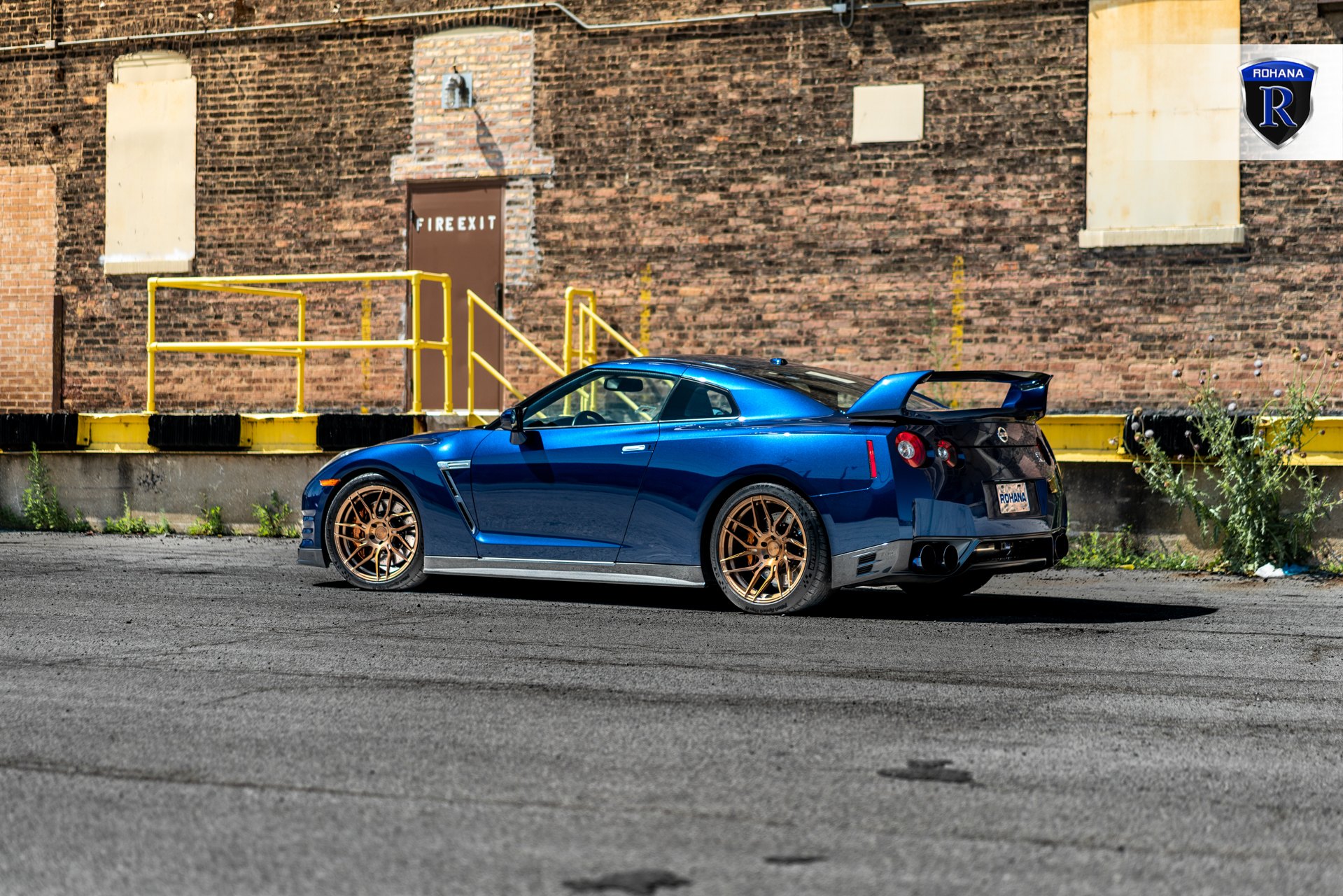 Custom Style Rear Spoiler on Blue Nissan GT-R - Photo by Rohana Wheels