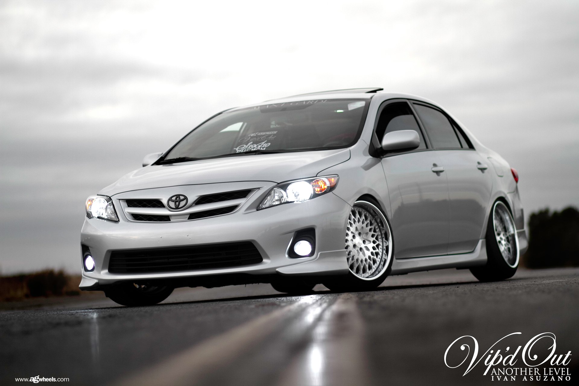 Blacked Out Grille on Gray Toyota Corolla - Photo by Avant Garde Wheels